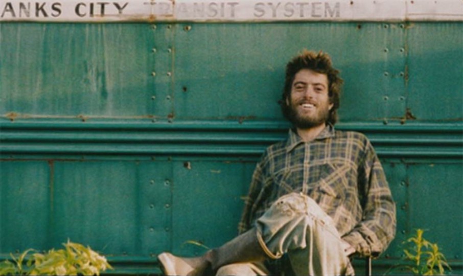 Into The Wild, la vera storia che ha ispirato il film di Sean Penn con la  colonna sonora di Eddie Vedder